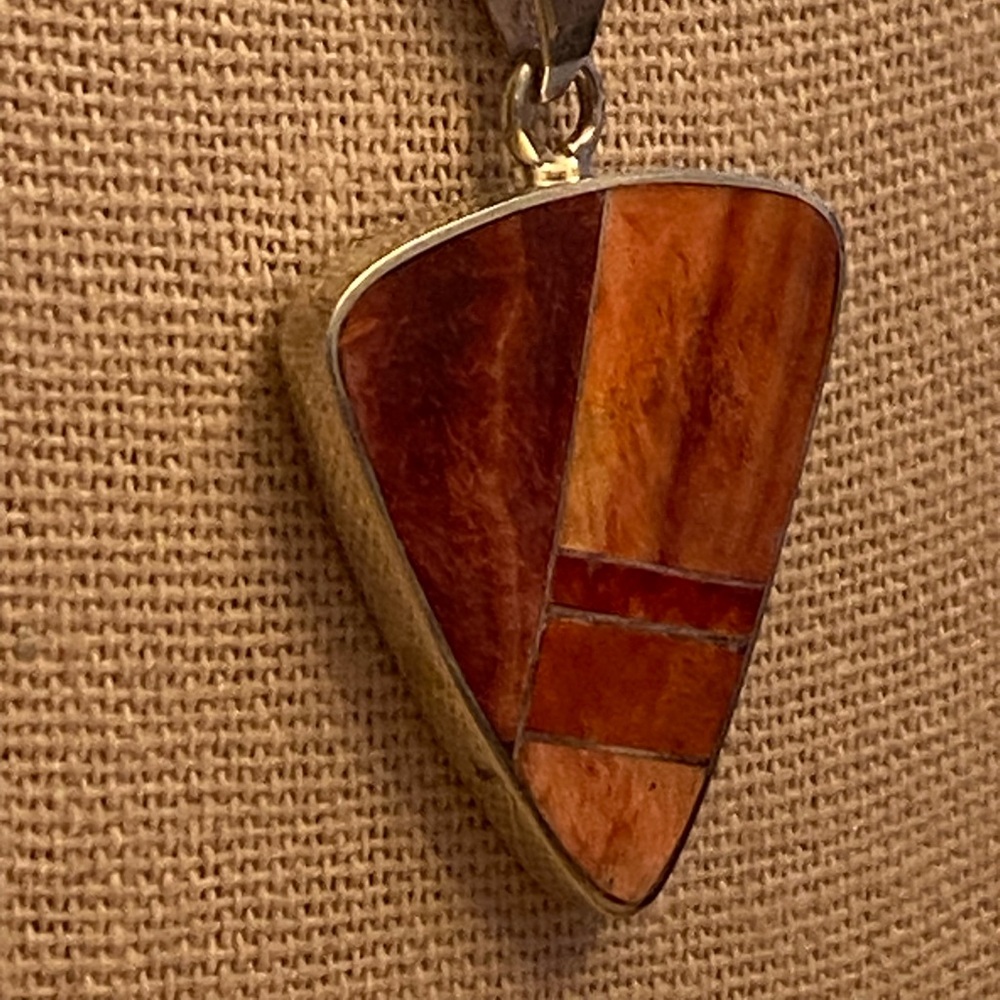 EUC Gorgeous orange spiny oyster inlay Sterling silver pendant by Harold Smith - Picture 3 of 8